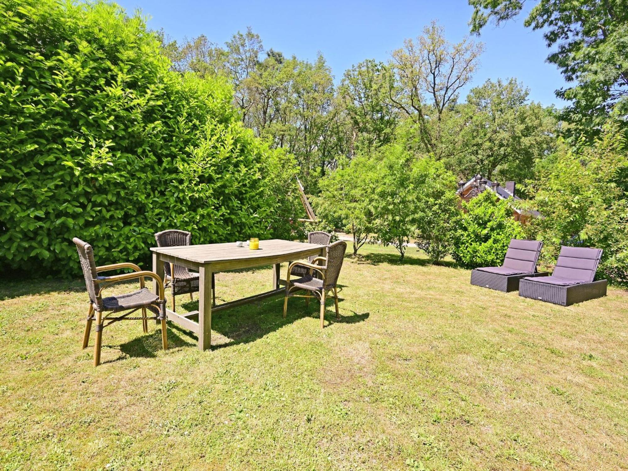 Chalet With Gorgeous View Of The Natural Surroundings Weerselo Bagian luar foto